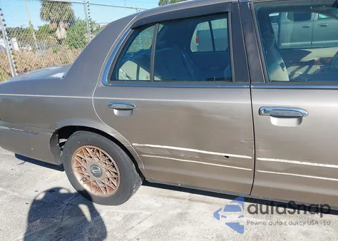 2002 Mercury Grand Marquis Gs z USA, uszkodzony, nr VIN 2MEFM74W92X663530